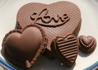 Valentine-Chocolate-Gifts.jpg